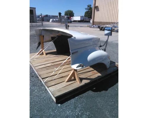 INTERNATIONAL 4400 HOOD