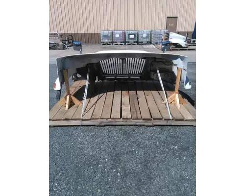 INTERNATIONAL 4400 HOOD