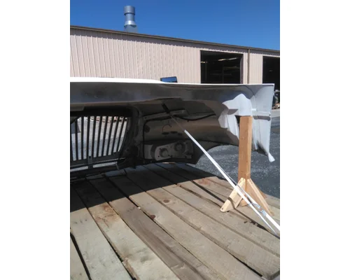 INTERNATIONAL 4400 HOOD
