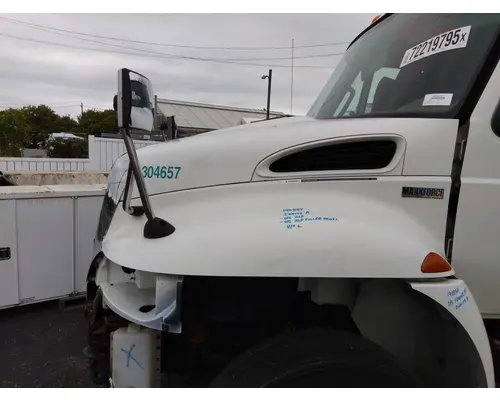 INTERNATIONAL 4400 HOOD