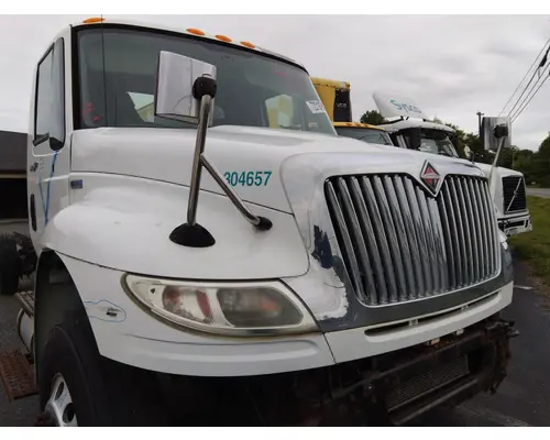 INTERNATIONAL 4400 HOOD