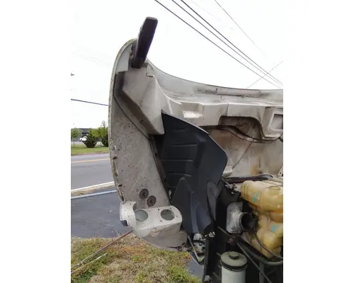 INTERNATIONAL 4400 HOOD