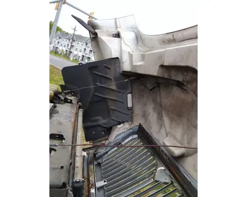 INTERNATIONAL 4400 HOOD
