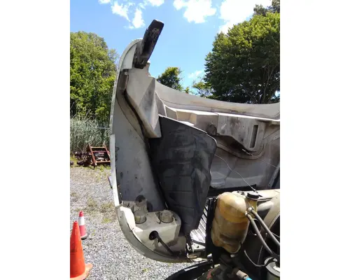 INTERNATIONAL 4400 HOOD