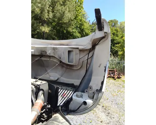 INTERNATIONAL 4400 HOOD