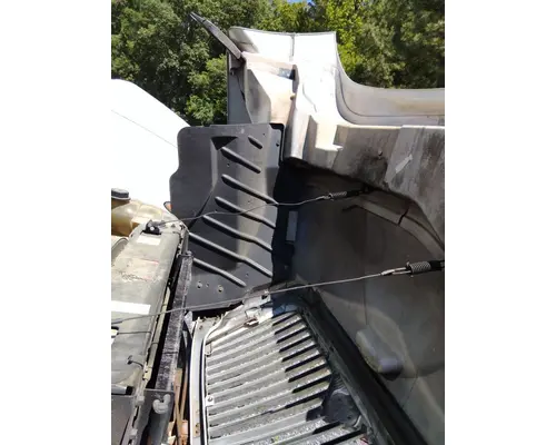 INTERNATIONAL 4400 HOOD