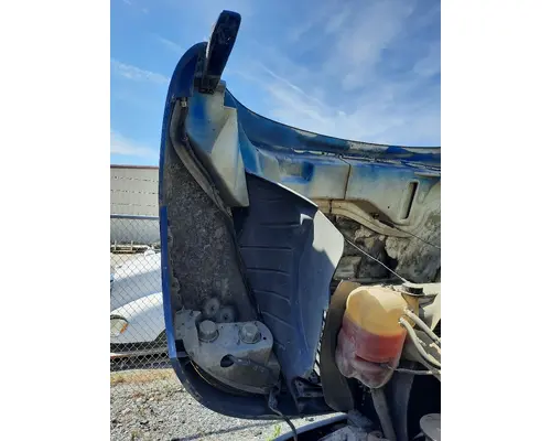 INTERNATIONAL 4400 HOOD