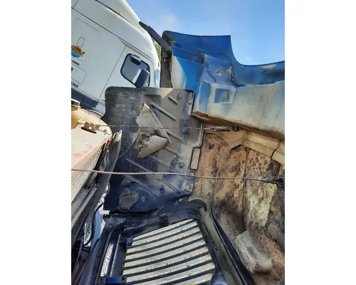 INTERNATIONAL 4400 HOOD