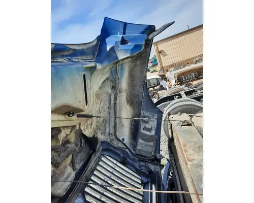 INTERNATIONAL 4400 HOOD