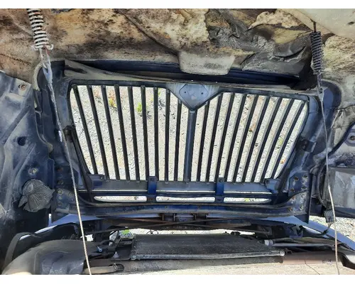 INTERNATIONAL 4400 HOOD