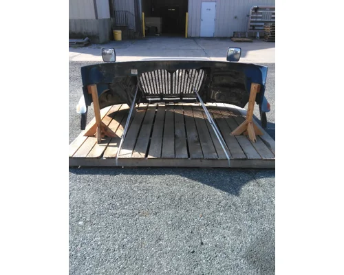 INTERNATIONAL 4400 HOOD