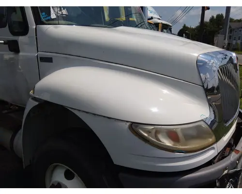 INTERNATIONAL 4400 HOOD