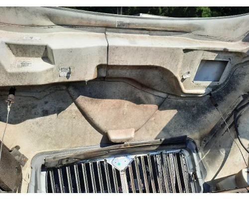 INTERNATIONAL 4400 HOOD