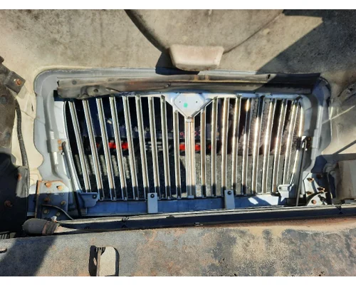 INTERNATIONAL 4400 HOOD