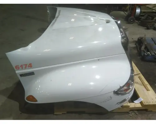 INTERNATIONAL 4400 HOOD