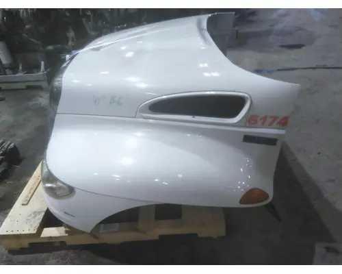 INTERNATIONAL 4400 HOOD