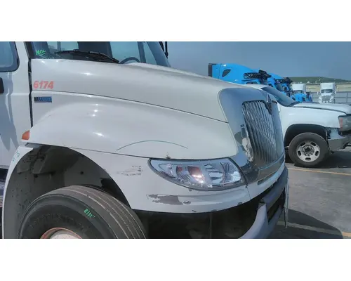 INTERNATIONAL 4400 HOOD