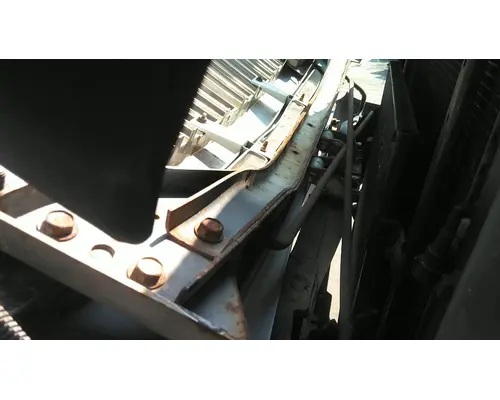 INTERNATIONAL 4400 HOOD