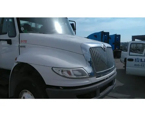 INTERNATIONAL 4400 HOOD