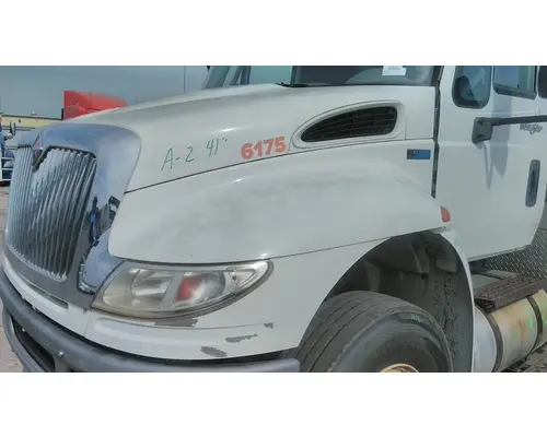 INTERNATIONAL 4400 HOOD