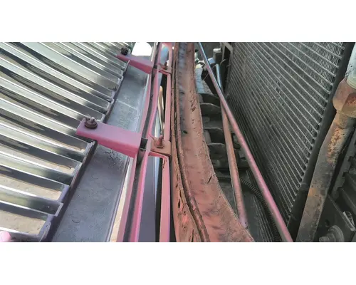 INTERNATIONAL 4400 HOOD