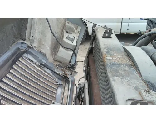 INTERNATIONAL 4400 HOOD