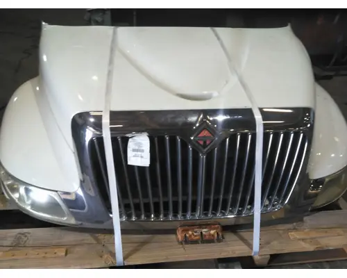 INTERNATIONAL 4400 HOOD