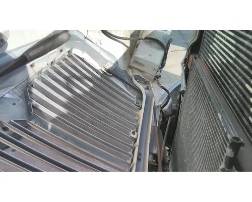 INTERNATIONAL 4400 HOOD