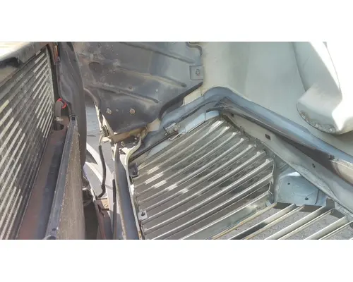 INTERNATIONAL 4400 HOOD