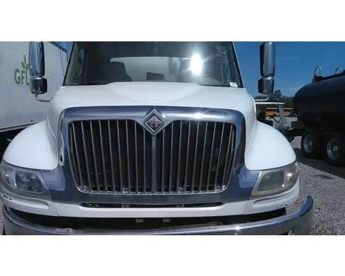 INTERNATIONAL 4400 HOOD