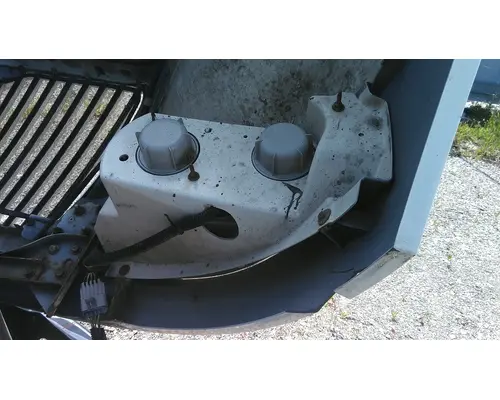 INTERNATIONAL 4400 HOOD