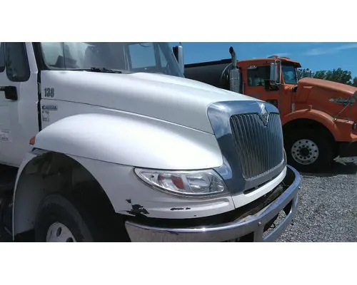 INTERNATIONAL 4400 HOOD