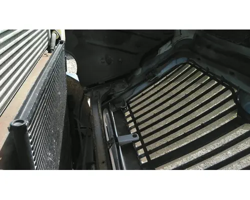 INTERNATIONAL 4400 HOOD