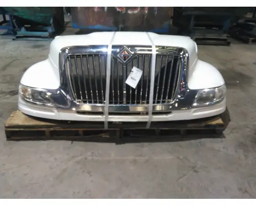 INTERNATIONAL 4400 HOOD