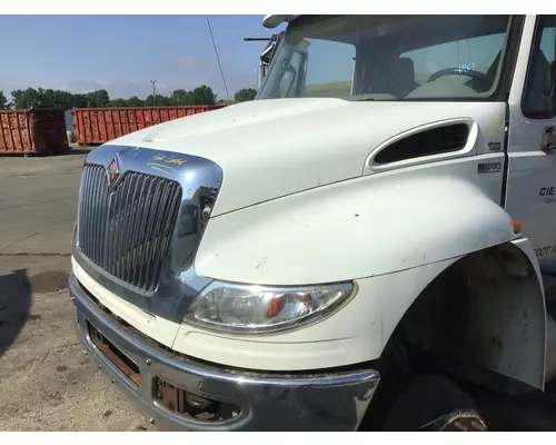INTERNATIONAL 4400 HOOD
