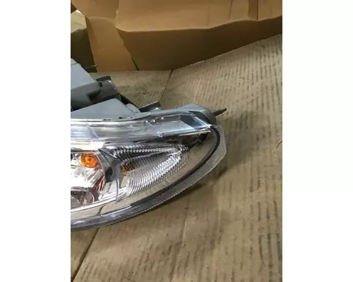 INTERNATIONAL 4400 Headlamp Assembly