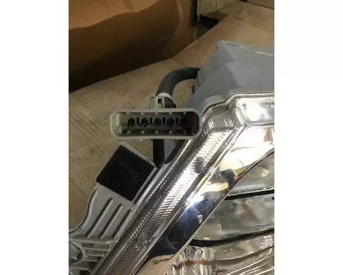 INTERNATIONAL 4400 Headlamp Assembly