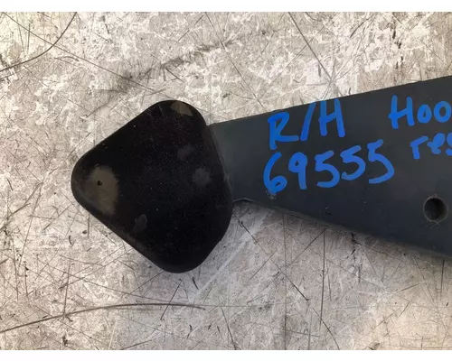 INTERNATIONAL 4400 Hood Hinge