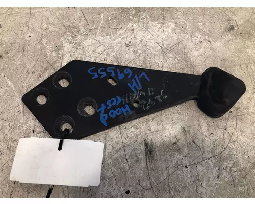 INTERNATIONAL 4400 Hood Hinge