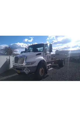 INTERNATIONAL 4400 Hood