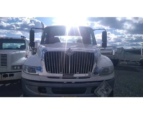 INTERNATIONAL 4400 Hood