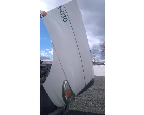 INTERNATIONAL 4400 Hood