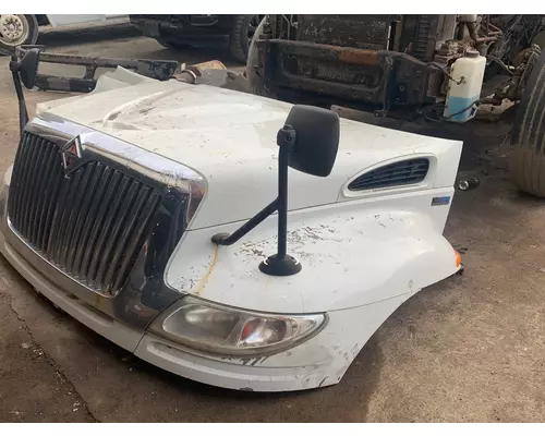 INTERNATIONAL 4400 Hood