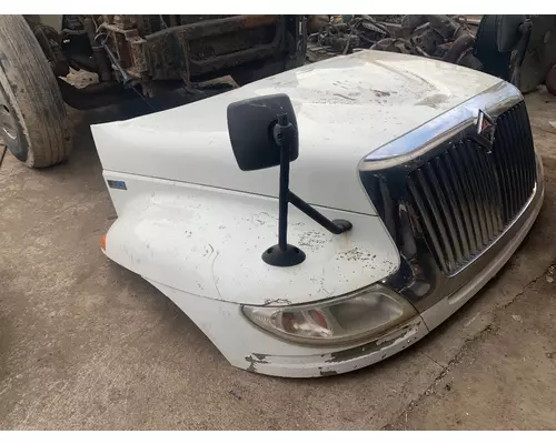INTERNATIONAL 4400 Hood