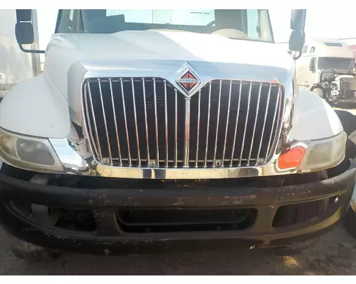 INTERNATIONAL 4400 Hood