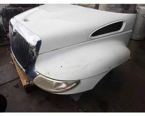 INTERNATIONAL 4400 Hood