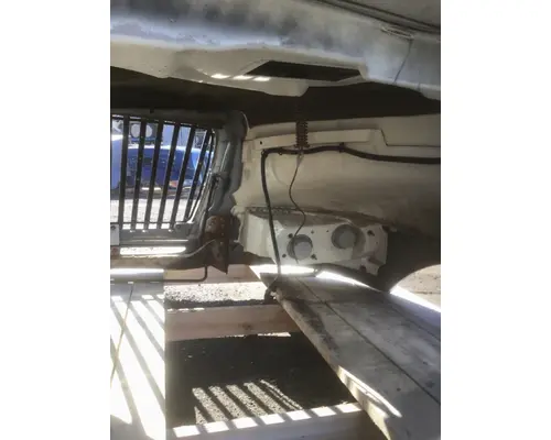 INTERNATIONAL 4400 Hood