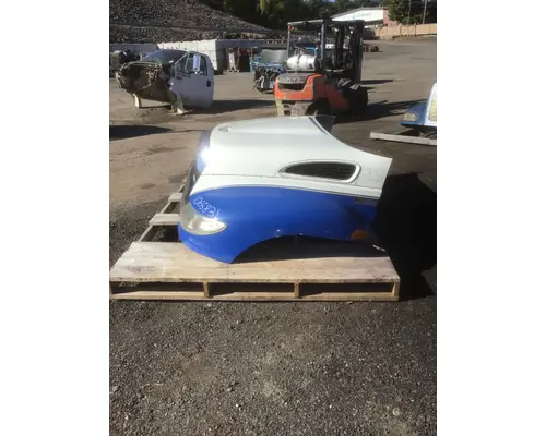 INTERNATIONAL 4400 Hood