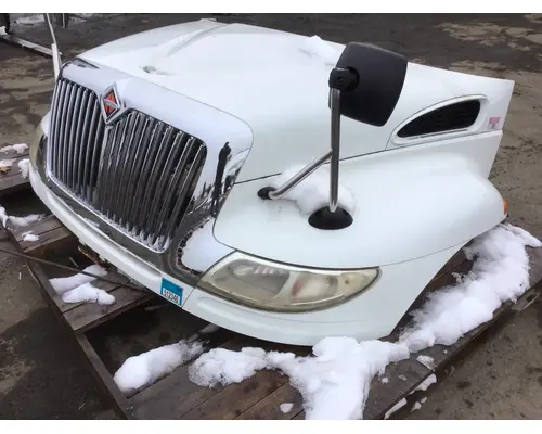 INTERNATIONAL 4400 Hood