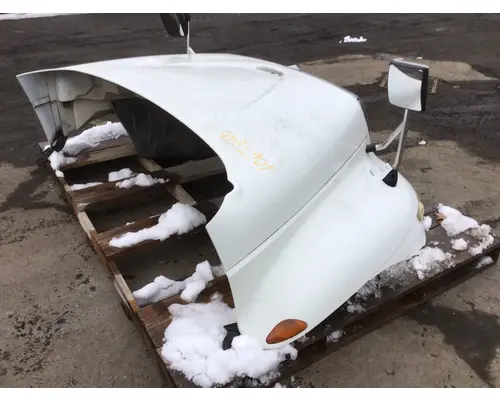 INTERNATIONAL 4400 Hood